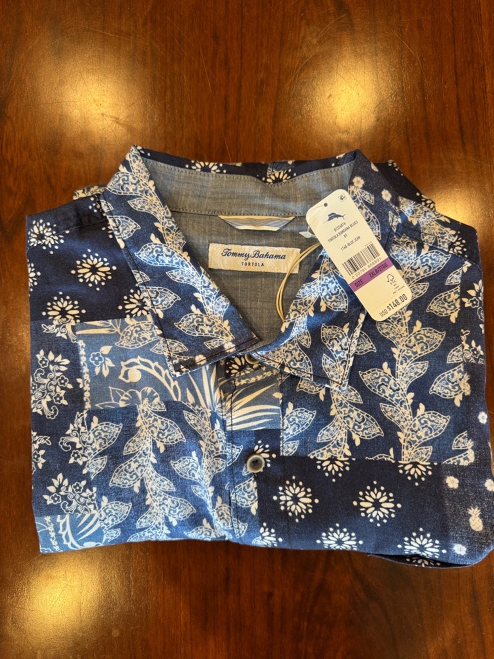 NWOT Tommy Bahama Navy and White Tropical Print Long Sleeve Shirt Never Worn!! - Picture 2 of 8
